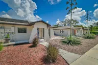 Cozy Getaway with pool and minutes to the beach!!!