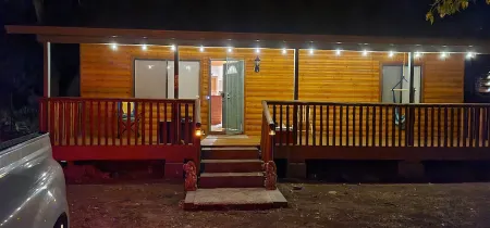 Cozy Cabin in a River Community