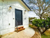 Experience Vista Grande: 4600 sq ft. of Luxury - Heatable Pool and City Views Hotele w: Helotes