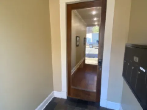 Amazing Suite nestled in downtown Corinth Hoteles en Corinth