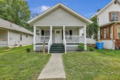 Lansing "Love Michigan" House, 10 minutes to MSU Campus Jolly Cedar Sq附近的飯店
