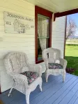 Restored 1909 2 Story Farmhouse minutes from Hamilton