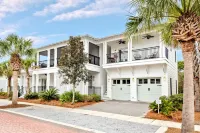 BEAUTIFUL Carriage House in Seacrest, Sleeps 4! FREE TRAM SERVICE & HUGE POOL - Beach