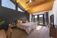 Mountain Views at Rim Country Chalet