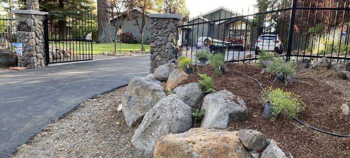 Lakefront Luxury & Stunning Views in Lacc- 4Bed/3Bath, Private Dock, Lake Access プラマスのホテル