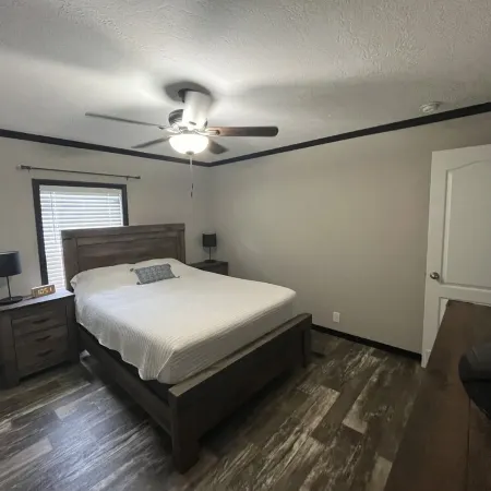 Beautiful Smith lake Home on a lazy sloping lot!!! No Stairs to the water!!!