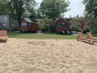 The Riverbottom - Tiny Home 2 Hotels in Bellevue