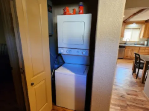 Escape to Nature: Charming 3-Bedroom Cabin near Trinity Lake Hotels in Trinity County