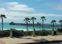 1BR Guest Apartment On Private Estate -KING BED- Pick Oranges by the Front Door