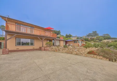 Beautiful Carmel House In a Perfect Location