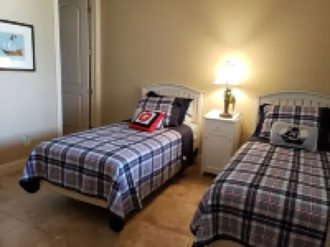 Luxurious, peaceful beachfront condo minutes from St Augustine and Daytona Beach
