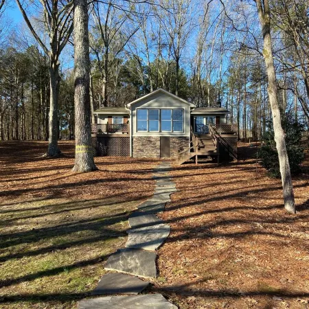 Private Lakefront Oconee Cottage! Great View & Location! Peaceful retreat.