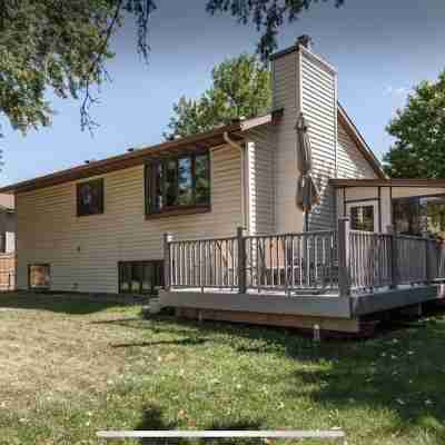 Home Calls the Heart- 10 minutes to Mayo.  Split-level home with fenced-in yard. Hotel Exterior