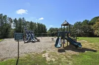 Atlanta, Airport, Entire Home Sleeps 9, 4BR's, 2.5Baths, 5Beds