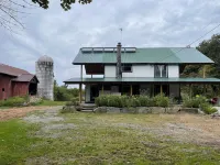 Cozy  2 bed 2 bath apt. with porch, peaceful Riverfront in the NW Catskill area