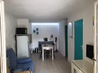 2-room apartment + air-conditioned cabin on garden level 루케이트 호텔