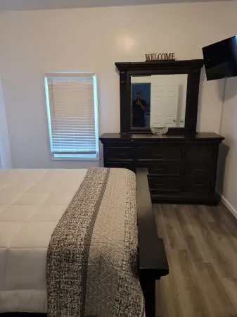 The Blue House near Frank Holten State Park / Golf /Lighthouse Restaurant