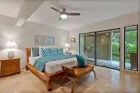 Panoramic Ocean View Condo on Golf Course close to Beaches
