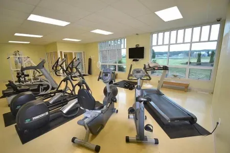 Bernard's Landing Hillside Lake Escape @ SML