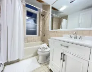 Bright Cozy Apartment in Chelsea, 10 mins from LOGAN Airpot-Free Parking