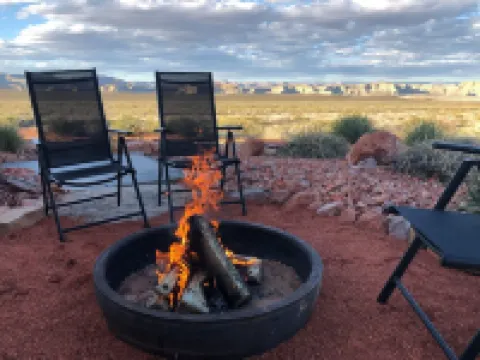 Inspiring Views! Luxury, Serenity, Hot Tub, Lake Powell, Antelope,EV CHG