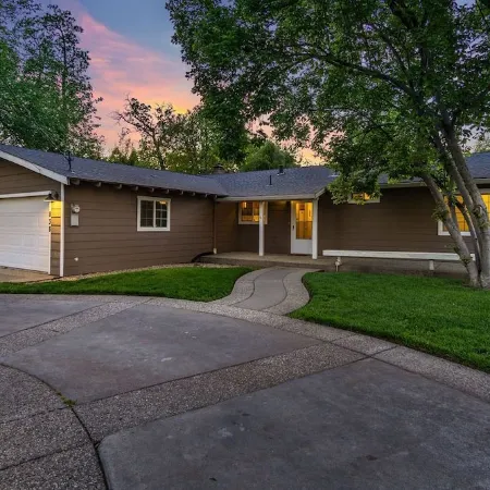 Cozy All Hardwood Home w Private Pool Near Enloe & Csuc