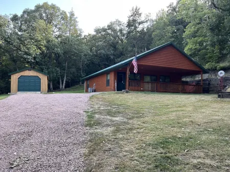 Cozy Cabin get away - walking distant to beach