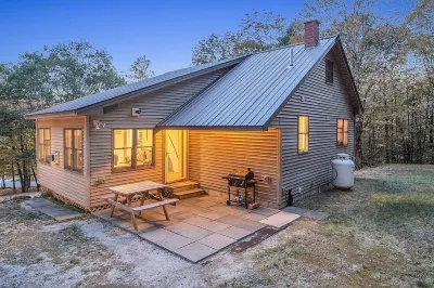 Spring Couples Retreat in Sumner – Dog Friendly!