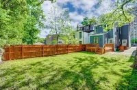 Modern Luxury Home: 7 Mins From Downtown-Sleeps 12 Hotels near At Home
