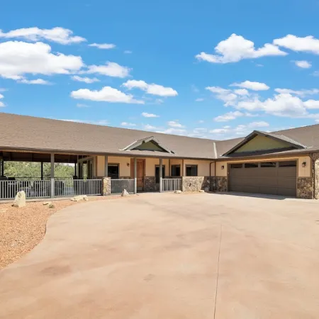 Canyon-View Retreat Minutes from Zion with Hot Tub, Game Room & Chef’s Kitchen