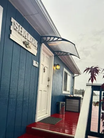 Sandy Point Shalom Cabin- Ocean view and access - 20 mins from Bellingham Отели рядом с достопримечательностью «Silver Reef Casino»