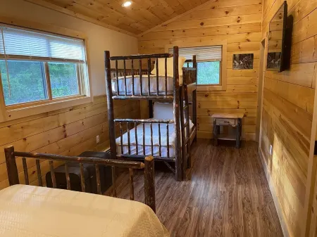 Ultimate Cabin Getaway with Hot-Tub and Fire Pit