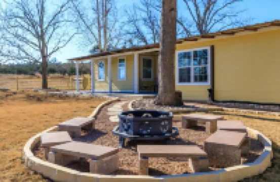 Fire pit and close access to hiking trails.