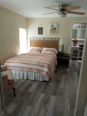 Charm remodeled 2b 2b with 2/p space only 7 minutes from down town