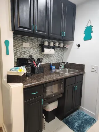 The Pineapple- Cozy condo in the heart of Kona Отели рядом с достопримечательностью «Маниниауоли Бич»