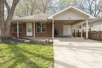 Boho BnB ~ Walk to Cherry/Pickwick & MSU Hotels near Relics Antique Mall