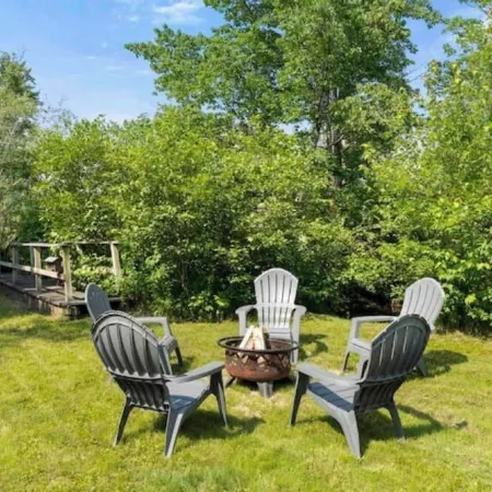 A-Frame Hot tub Retreat - Firepit, Grill, EV & Dog Friendly, Close to N. Conway.