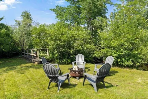A-Frame Hot tub Retreat - Firepit, Grill, EV & Dog Friendly, Close to N. Conway.