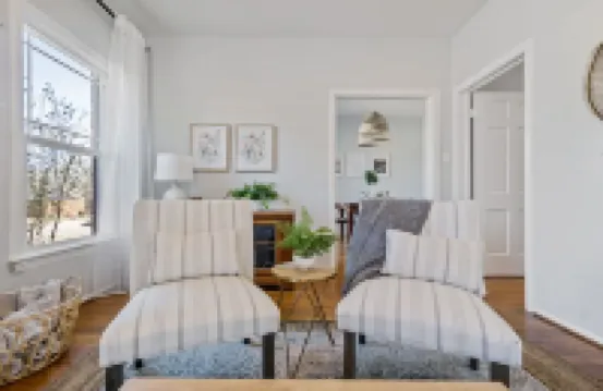 Quaint and Cozy Historic Home in Downtown Weatherford