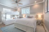 The Queen - Crystal Beach Luxury Home Unobstructed View, Super Cute!