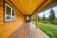 Welcome to Lemon Lodge! Relax and unwind in this private and secluded cabin.