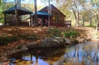 Pet friendly 2br/2ba cabin with hot tub on Rushing Trout Stream!