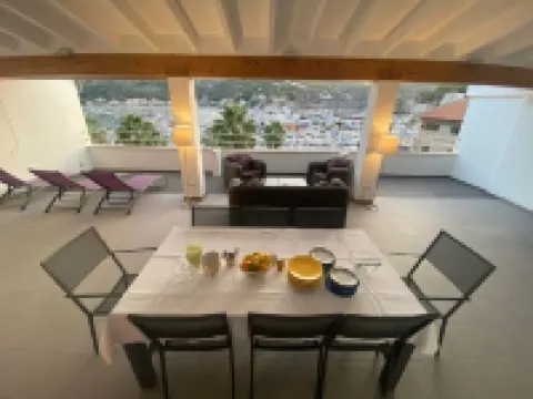 Spacious apartment with large terrace and summer kitchen