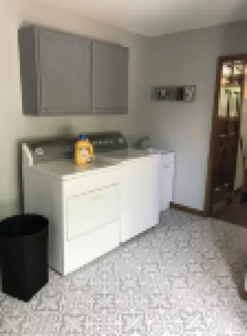 This home is located in beautiful Parke County, a rustic and charming setting. 帕克縣酒店