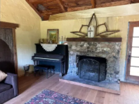 Historic 1914 Stone Cabin + Private Trails & Creek Hotels in Topanga