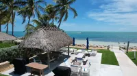 Private Beach Retreat! Luxurious Bedding, Relaxing Pool, Best Sunsets, Fast WiFi Hotels in Key Colony Beach