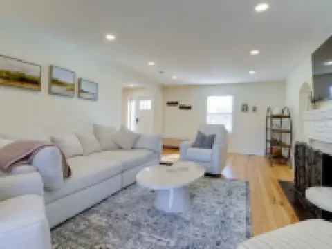 Family-friendly: Elegance 15mins to Downtown D.C. Hotels in Lincolnia