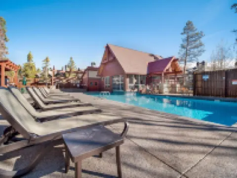 2BR Pine Ridge Condo; Ski-In, Walk to Downtown