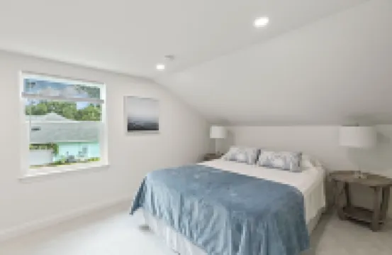 NEW LAKE HOUSE Just remodeled  All newly furnished with comfort in mind.