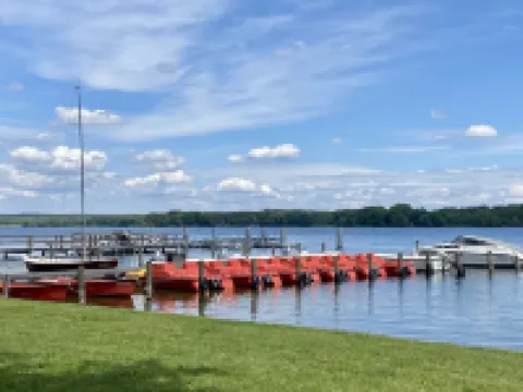 Vacation home with water terrace incl. additional costs - with sauna and fireplace Hotels in Wendisch Rietz